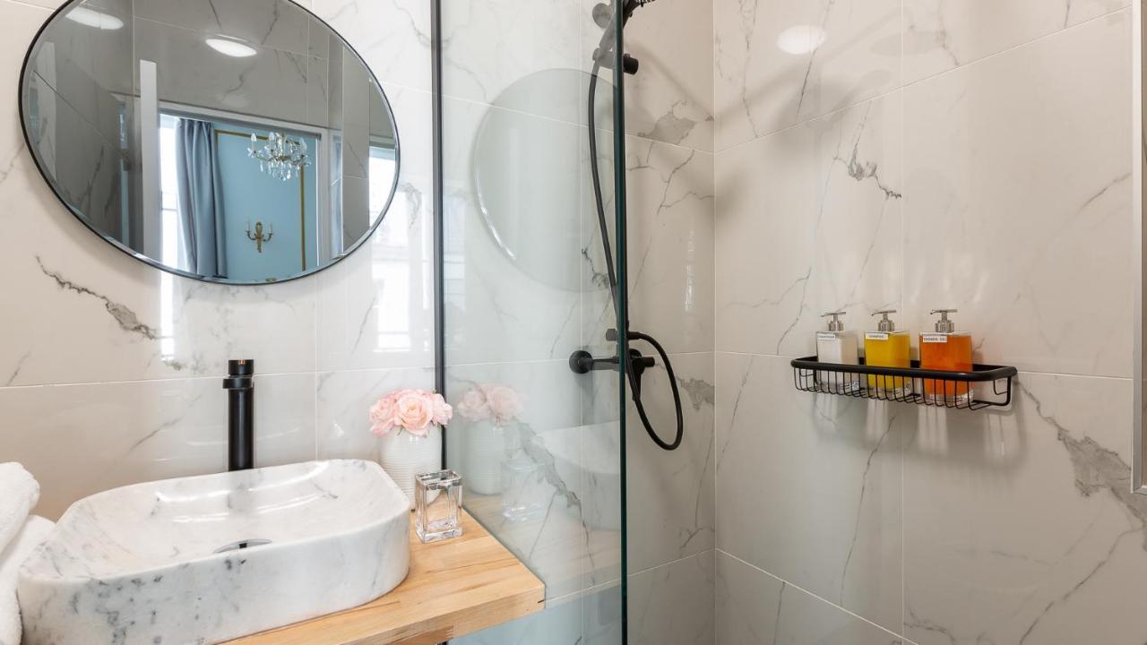 Luxury 2 Bedroom 2 Bathroom Apartment - Louvre Parijs Buitenkant foto